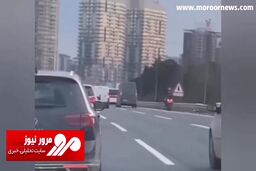 حرکات جنون‌آمیز یک خودروی باربری شهری در خیابان! + فیلم
