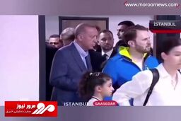 انتظار جالب رجب طیب اردوغان در صف رای گیری انتخابات مثل مردم عادی + فیلم