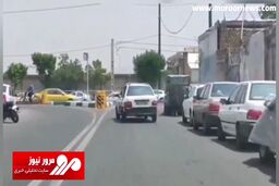 حرکت خرچنگی پراید پس از تصادف شدید وسط خیابان! + فیلم