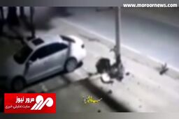 برخورد مرگبار موتور سیکلت با تیر چراغ برق + فیلم